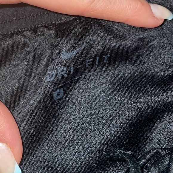 women’s small nike athletic shorts - Picture 4 of 4